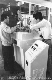 汕头市吉祥电子设备厂成功制造高精度硅片磨床，引领国产科学仪器新突破